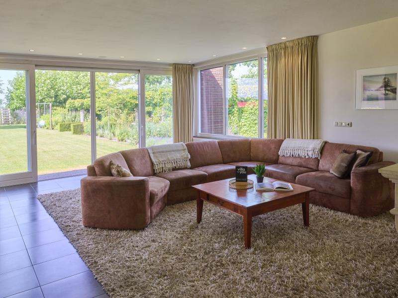 Villa photo 2