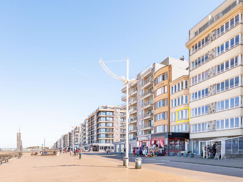 Smaakvol ingericht appartement met zeezicht