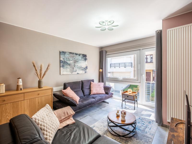 Gezellig appartement & terras, 100 m van de zee