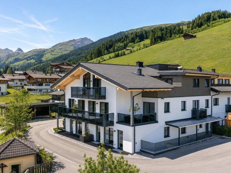 Direkt an der Piste gelegen mit Sauna im Haus.