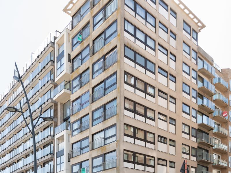 Sonnige Eckwohnung mit luxuriösem Meerblick