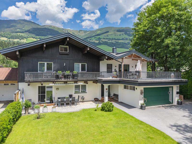 Moderne vakantiewoning met terras en tuin