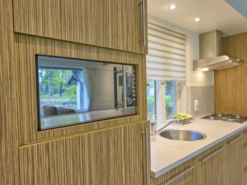 Prachtige bungalow met overkapping in de natuur