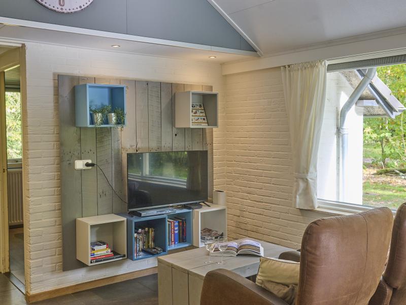 Prachtige bungalow met overkapping in de natuur
