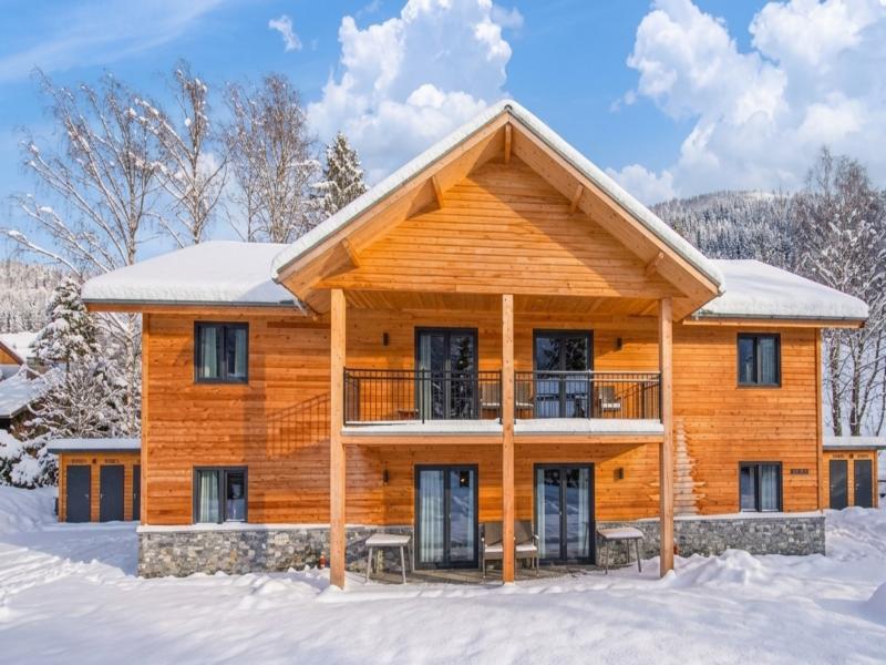 Modern appartement met Alpen- en meerzicht