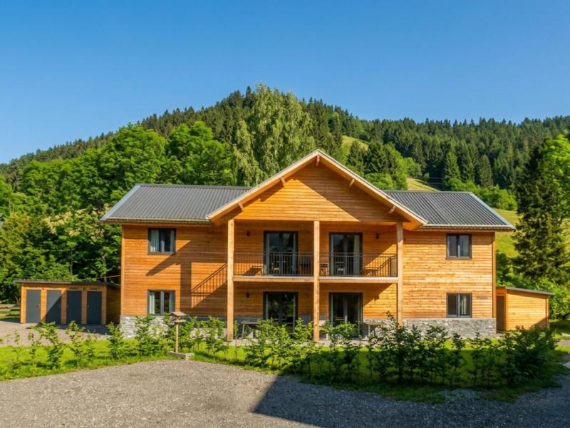 Modern appartement met Alpen- en meerzicht