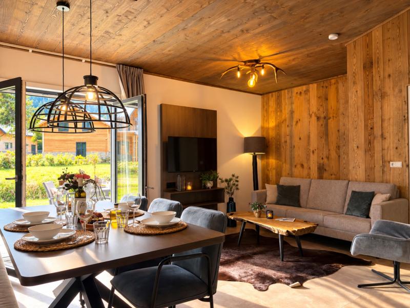 Modern appartement met Alpen- en meerzicht