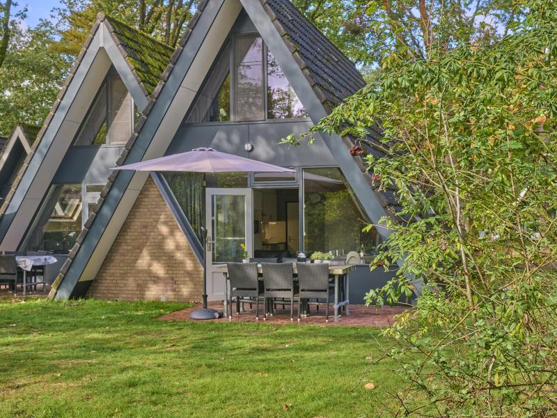 Fijne familie bungalow op natuurpark in het bos