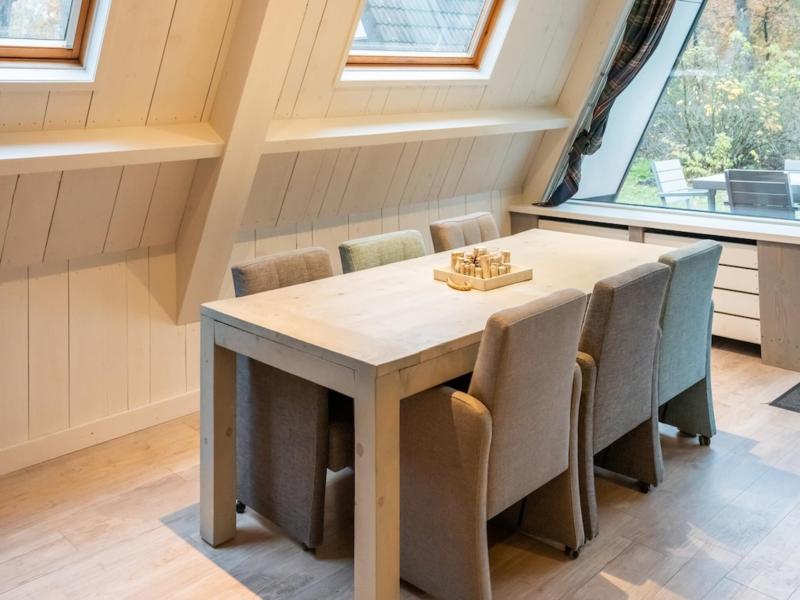 Gezellige bungalow met sauna in bosgebied