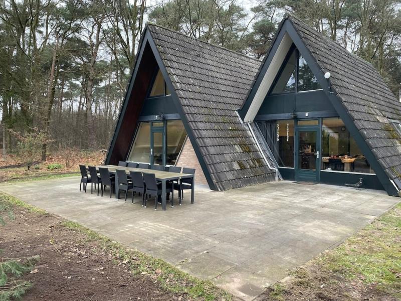 Moderne Gruppenbungalows im Naturpark