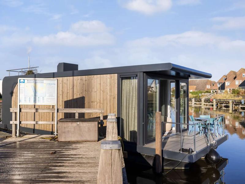 Hausboot mit Außenküche und Dachterrasse