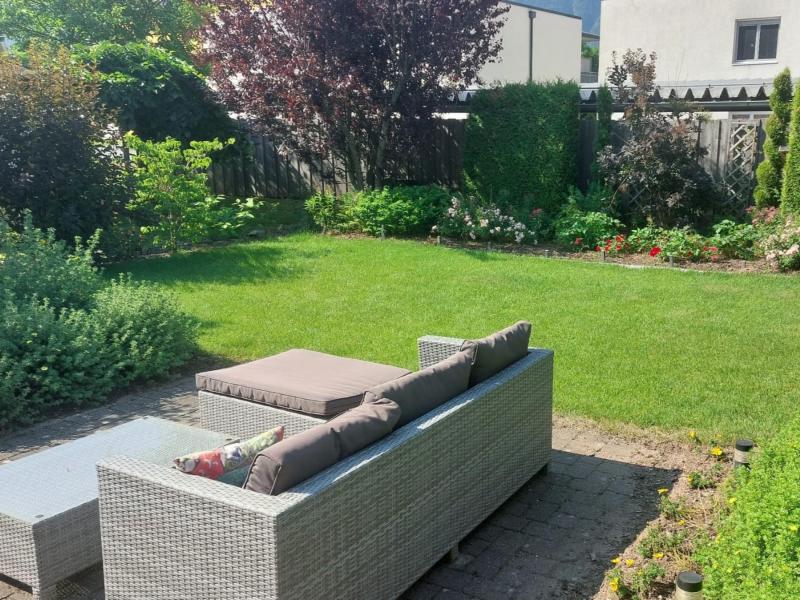 Luxusferienhaus mit großem Garten nach Süden