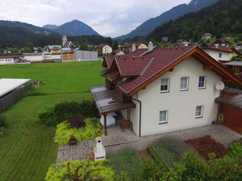 Luxusferienhaus mit großem Garten nach Süden