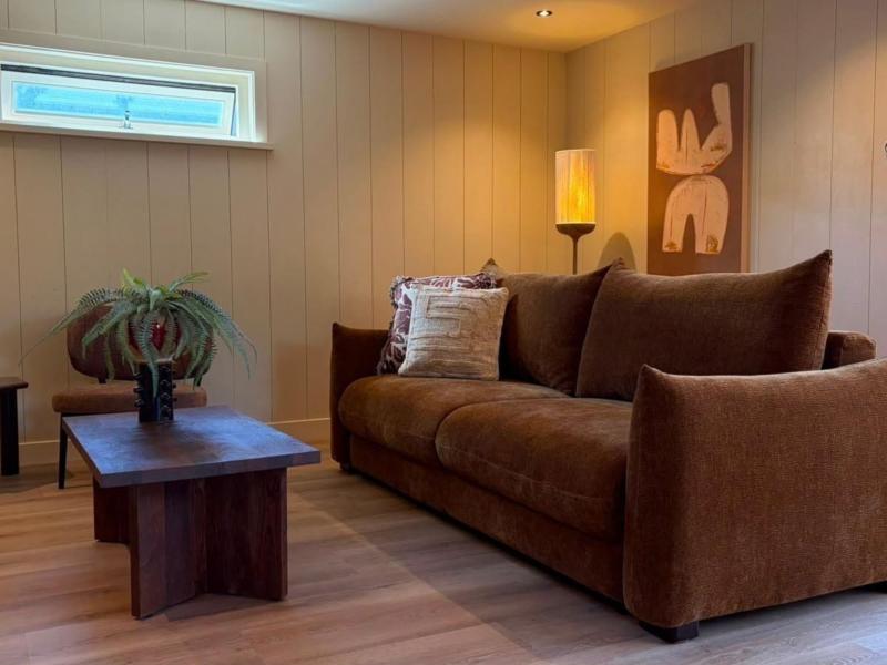 Stijlvol vakantiehuis met loungeterras voor 4