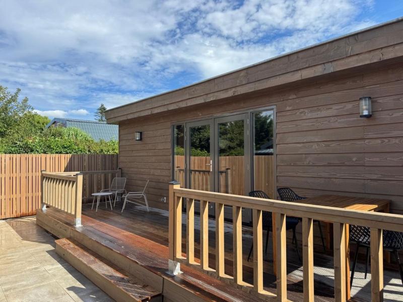 Stijlvol vakantiehuis met loungeterras voor 4